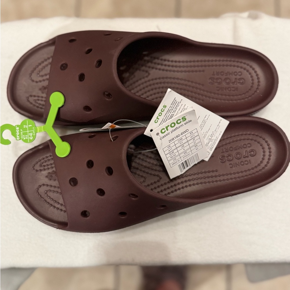 Crocs Classic Platform Slides Women Size 11 Dark Cherry Retro Sandals Beach - Picture 3 of 8